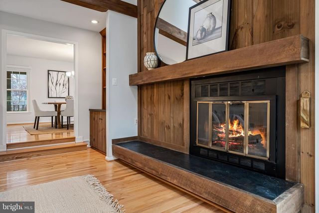 7921 OAK HOLLOW LN, Fairfax Station, VA 22039