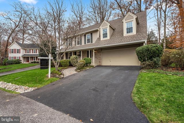 7921 OAK HOLLOW LN, Fairfax Station, VA 22039