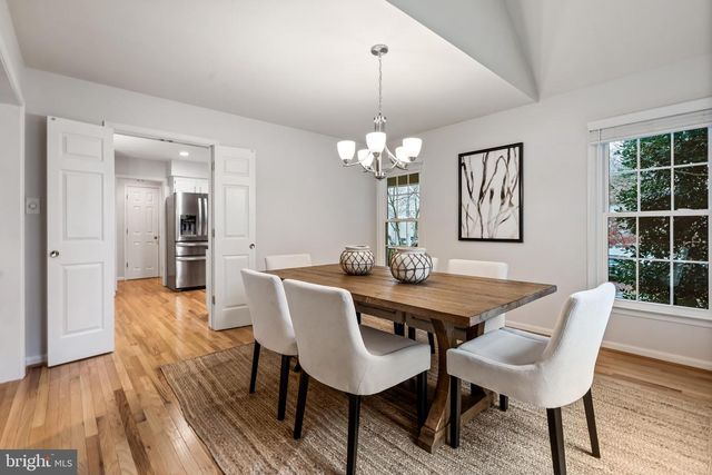 7921 OAK HOLLOW LN, Fairfax Station, VA 22039