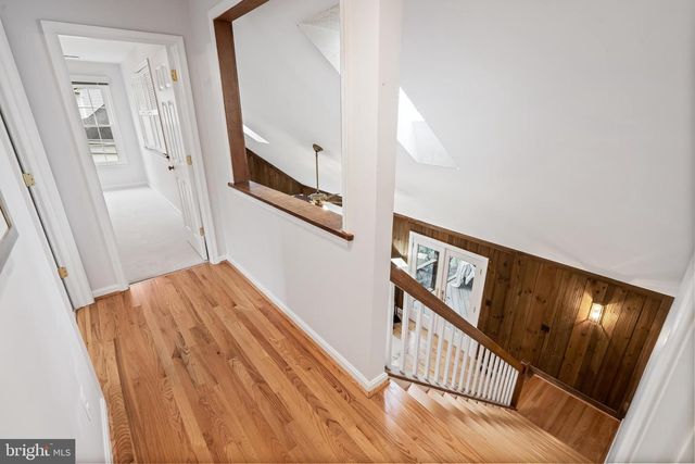 7921 OAK HOLLOW LN, Fairfax Station, VA 22039