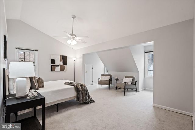 7921 OAK HOLLOW LN, Fairfax Station, VA 22039