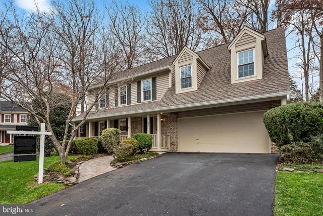 7921 OAK HOLLOW LN, Fairfax Station, VA 22039