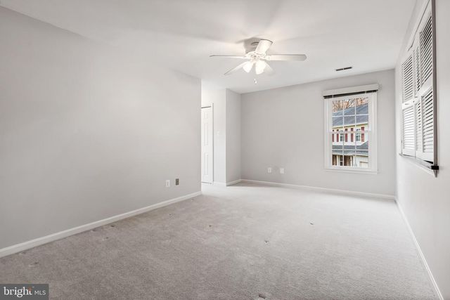 7921 OAK HOLLOW LN, Fairfax Station, VA 22039