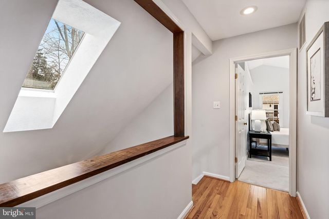 7921 OAK HOLLOW LN, Fairfax Station, VA 22039