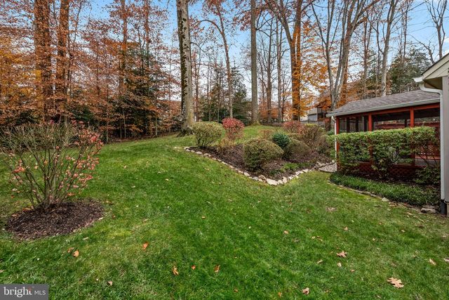 7921 OAK HOLLOW LN, Fairfax Station, VA 22039