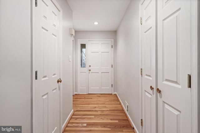 7921 OAK HOLLOW LN, Fairfax Station, VA 22039