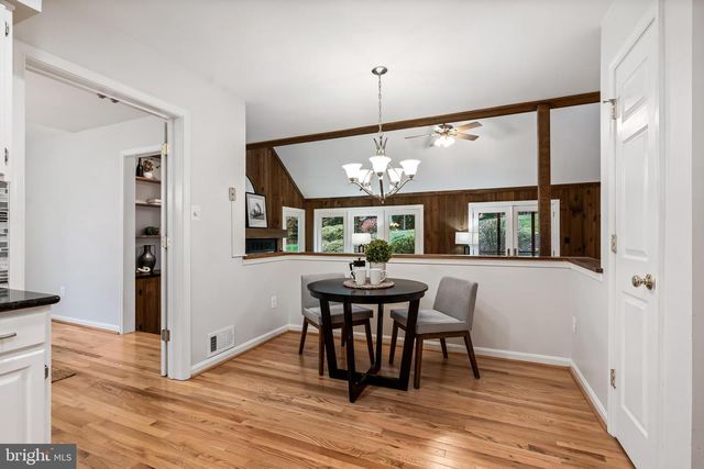 7921 OAK HOLLOW LN, Fairfax Station, VA 22039