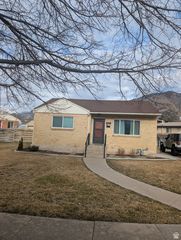 866 HILLCREST AVE, Logan, UT 84321