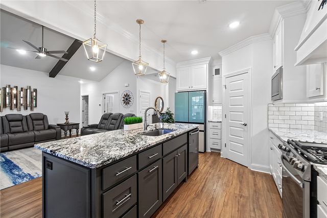 2030 Larry Lane, Bentonville, AR 72713