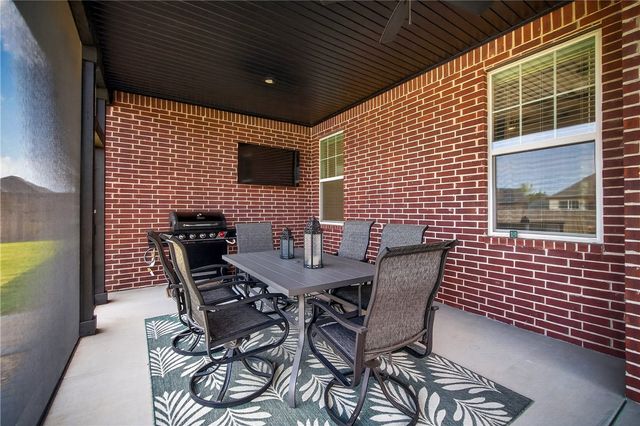 2030 Larry Lane, Bentonville, AR 72713