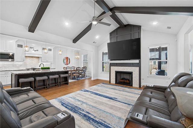2030 Larry Lane, Bentonville, AR 72713