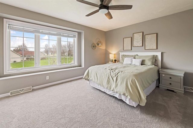 498 WINDROSE COURT, Green Bay, WI 54311