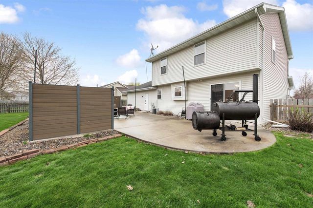 498 WINDROSE COURT, Green Bay, WI 54311