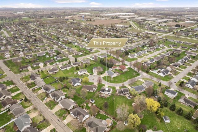 498 WINDROSE COURT, Green Bay, WI 54311