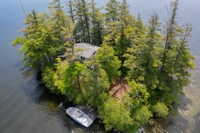 28 Potato Island, Holderness, NH 03245