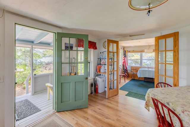 28 Potato Island, Holderness, NH 03245