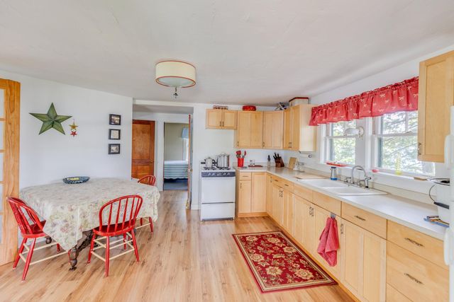 28 Potato Island, Holderness, NH 03245
