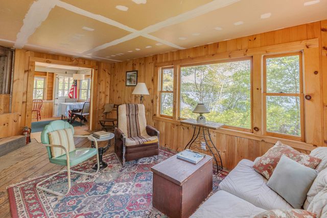28 Potato Island, Holderness, NH 03245