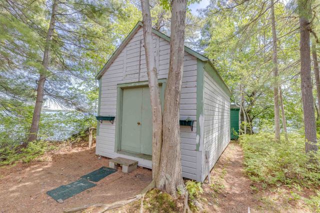28 Potato Island, Holderness, NH 03245