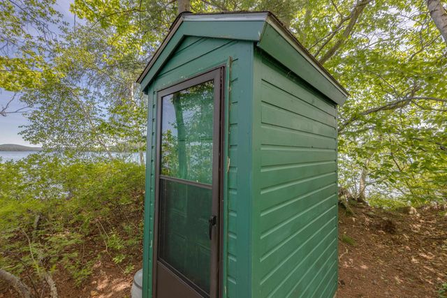 28 Potato Island, Holderness, NH 03245
