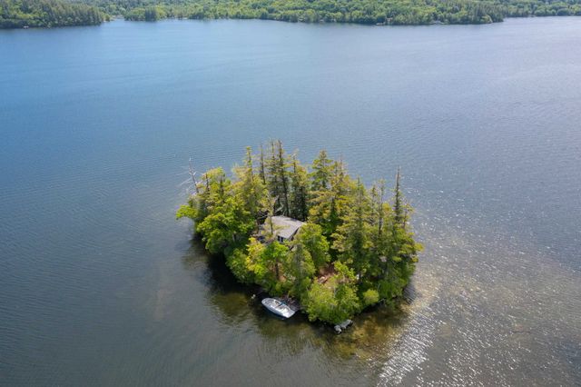 28 Potato Island, Holderness, NH 03245