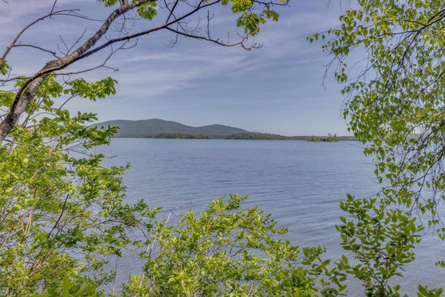 28 Potato Island, Holderness, NH 03245
