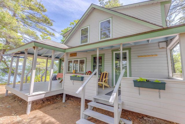 28 Potato Island, Holderness, NH 03245