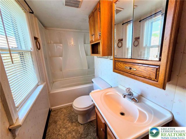 3797 Mangrove Drive, Lehigh Twp, PA 18067