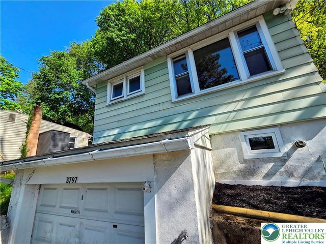 3797 Mangrove Drive, Lehigh Twp, PA 18067