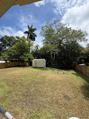 6560 SW 49th St 2, Davie, FL 33314