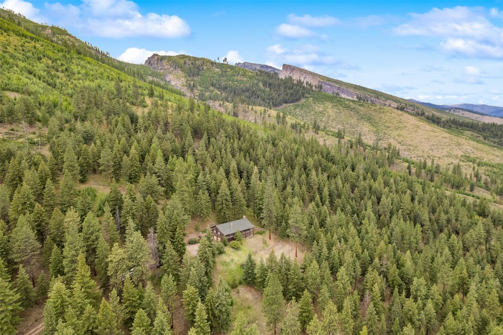 Image 1 of property listing at 714 Eagles Roost Lane, Hamilton, MT 59840