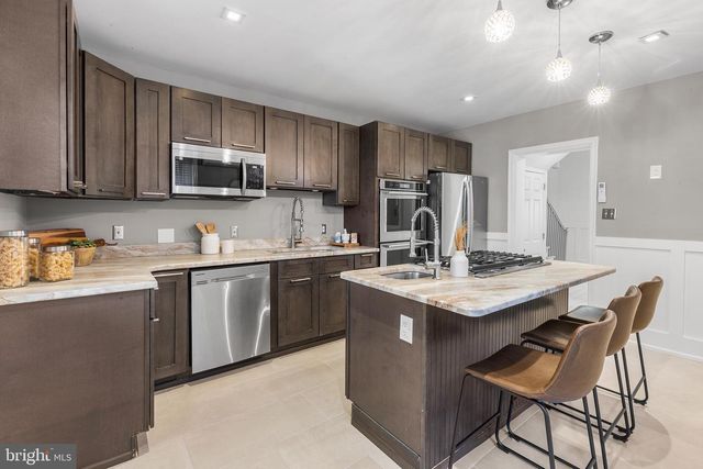 523 FAIRMOUNT AVE, Philadelphia, PA 19123
