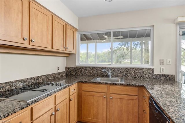 4249 Cheswick LN, Virginia Beach, VA 23455