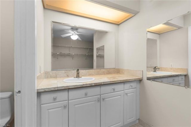 4249 Cheswick LN, Virginia Beach, VA 23455