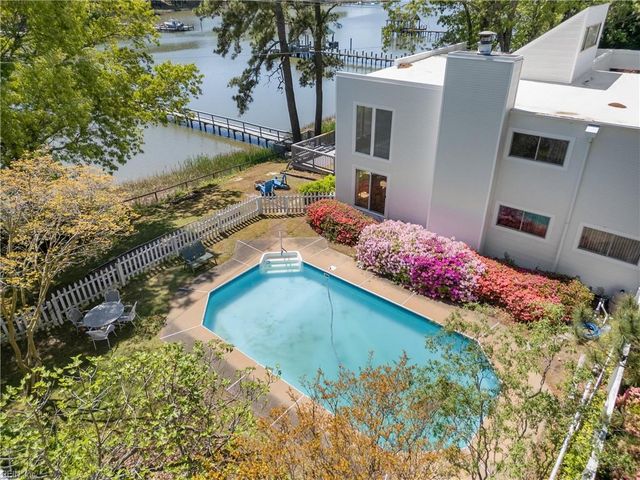 4249 Cheswick LN, Virginia Beach, VA 23455