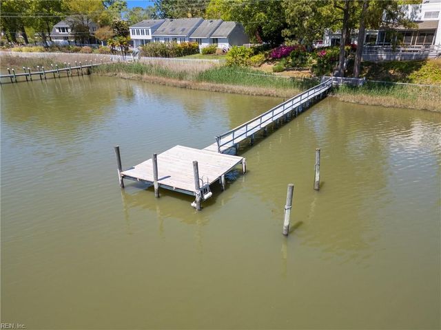 4249 Cheswick LN, Virginia Beach, VA 23455