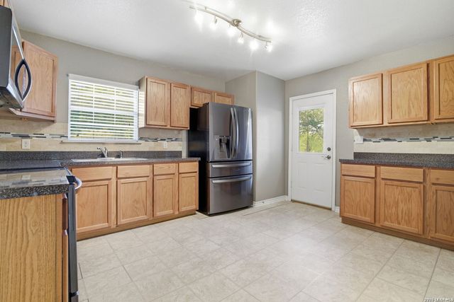 939 John Page Dr, San Antonio, TX 78228