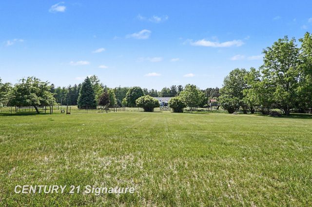 3790 N Gleaner Road, Freeland, MI 48623