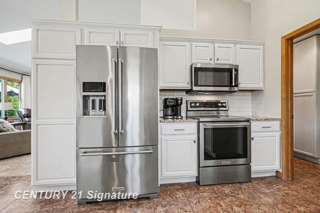3790 N Gleaner Road, Freeland, MI 48623
