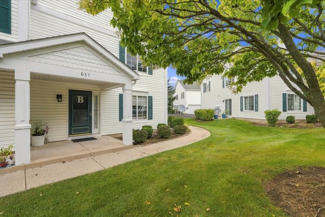 689 Fieldcrest Drive B, South Elgin, IL 60177