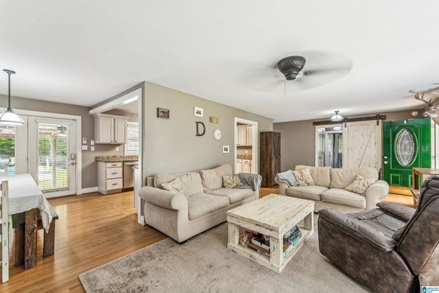 6961 OLD HIGHWAY 280, Sterrett, AL 35147