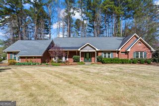 146 Lakeside Drive NW, Kennesaw, GA 30144