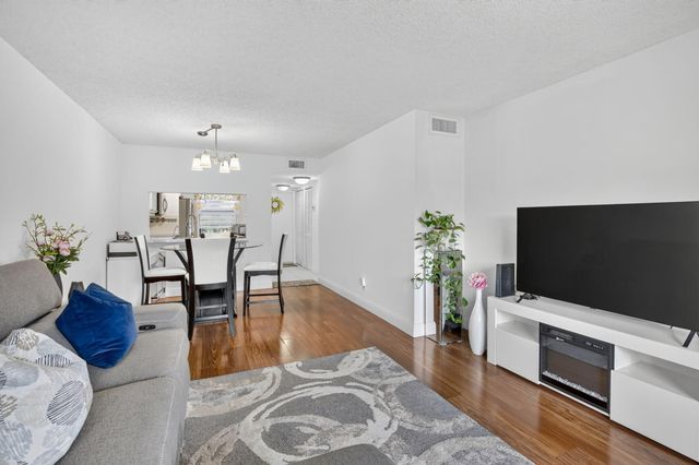 2793 NW 104th Avenue 203, Sunrise, FL 33322