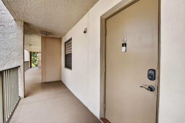 2793 NW 104th Avenue 203, Sunrise, FL 33322