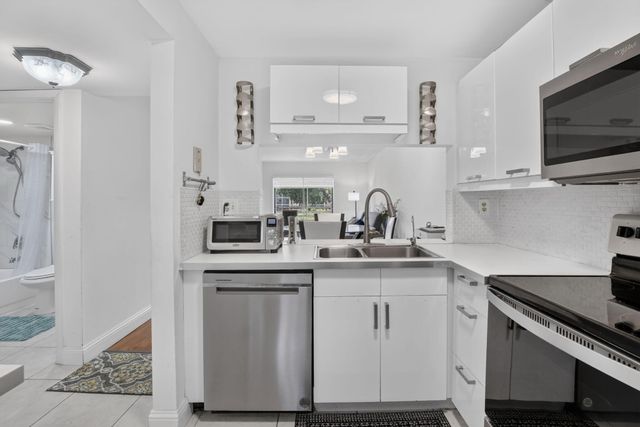 2793 NW 104th Avenue 203, Sunrise, FL 33322