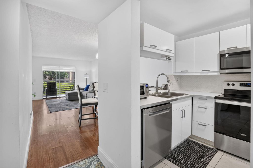 2793 NW 104th Avenue 203, Sunrise, FL 33322