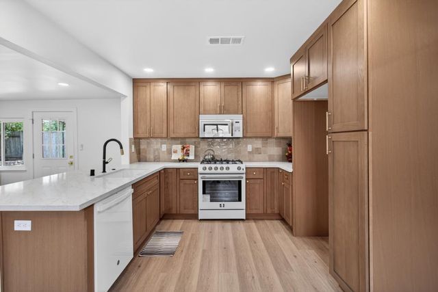5733 Mesa Verde Cir, Rocklin, CA 95677