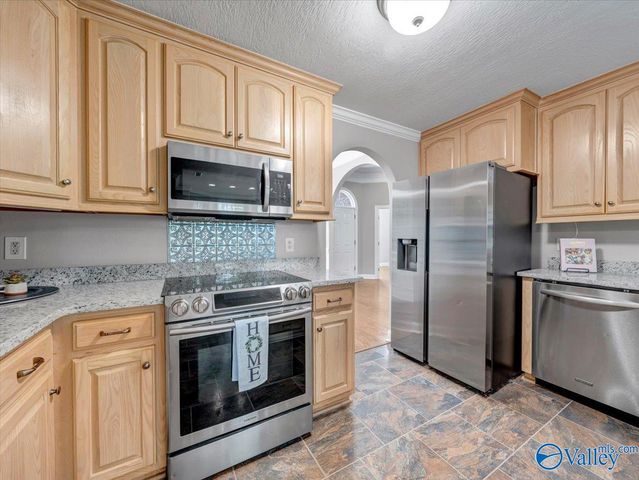 329 Antler Point Drive, New Market, AL 35761