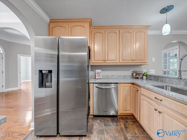 329 Antler Point Drive, New Market, AL 35761