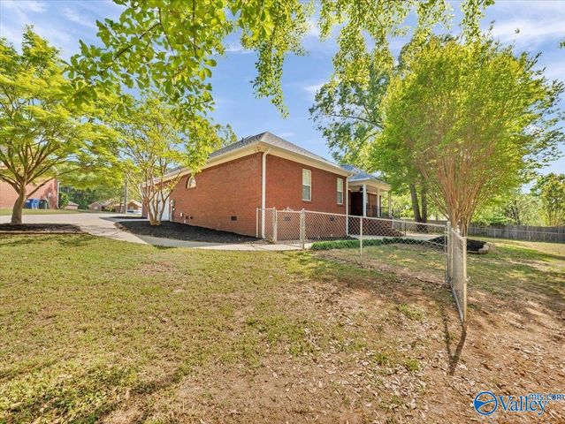 329 Antler Point Drive, New Market, AL 35761